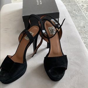 BARNEYS NEW YORK CO OP heels